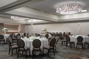 Restaurace v ubytování Sheraton Fort Worth Downtown Hotel