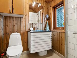 A bathroom at Holiday Home Dolores - all inclusive - 200m from the sea by Interhome