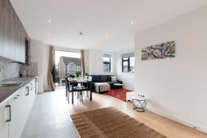 Uma área de estar em Modern Serviced One Bedroom Flat - Sleeps 4 - Near High Street & Train Station - CR5 London