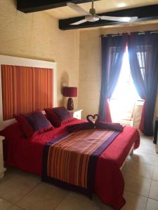 Postel nebo postele na pokoji v ubytování Petra Farmhouse B&B