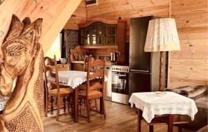 Ruang duduk di Lovely Home In Wegorzyno With Wifi