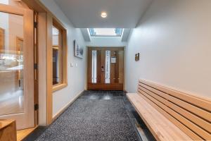 Fotografie z fotogalerie ubytování Bright 5BD Alpine Retreat - 5Min to Alpine Meadows v destinaci Tahoe City