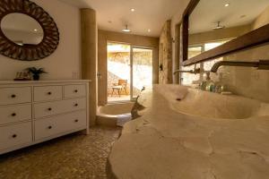 Gallery image of Pelikaan Sunset:A Villa With Stunning Ocean Views in Koolbaai