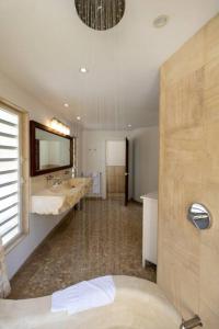 Gallery image of Pelikaan Sunset:A Villa With Stunning Ocean Views in Koolbaai