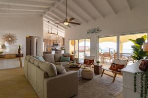 Gallery image of Pelikaan Sunset:A Villa With Stunning Ocean Views in Koolbaai