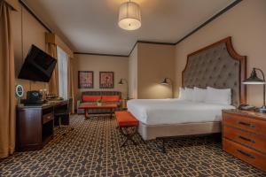 The Peery Salt Lake City Downtown, Tapestry Collection by Hilton的电视和/或娱乐中心