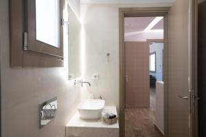 Kúpeľňa v ubytovaní Maistros Apartments Mykonos