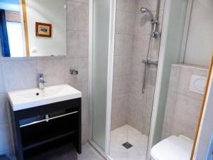 Bilik mandi di Chalet Champelet - Chalet Champelet MAE-5333 +9 gambar