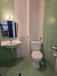 Ванна кімната в Europroperties Yalta Apartments