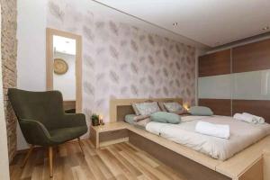 Postel nebo postele na pokoji v ubytování Holiday home in Crikvenica 5239