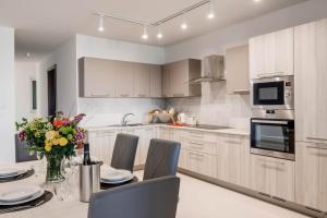 Cuina o zona de cuina de 9ten11 Seafront By Homely