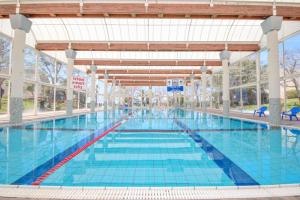 Πισίνα στο ή κοντά στο מול הים בקיסריה +18 φωτογραφίες