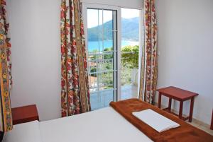 Nespecifikovaný výhled na hory nebo výhled na hory při pohledu z hotelu