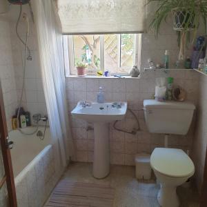 Koupelna v ubytování 1, 2 or 3 Bed Rooms - Malta Central Location, Very near Sea and Tourism hub