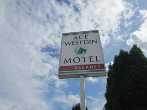 Certifikát, hodnocení, plakát nebo jiný dokument vystavený v ubytování Ace Western Motel