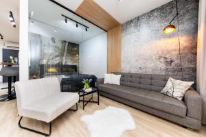 A seating area at ERKEL 18 APARTMAN