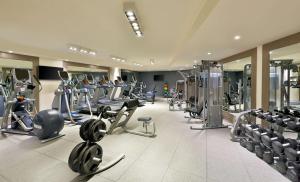 Fitness centrum a/nebo fitness zařízení v ubytování DoubleTree by Hilton Doha Old Town