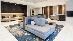 DoubleTree by Hilton San Diego Del Mar的休息区