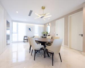 a dining room with a table and chairs at Ocean Reef Island Apartment in Panama City