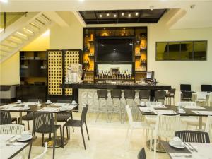 Lounge nebo bar v ubytování Hotel Dorado La 70