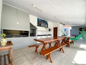 Dapur atau dapur kecil di Residencial Verdes Mares +68 gambar