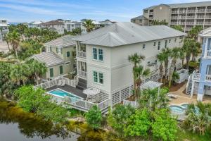 Bazén v ubytování Living The Dream At Destin Pointe Resort nebo v jeho okolí