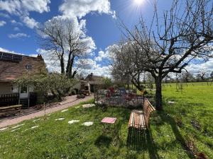 Aed väljaspool majutusasutust Grande maison rénovée avec jardin clos, idéale pour familles et amis, équipements variés, animaux acceptés - FR-1-489-50