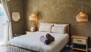 Foto de la galería de Heated Pool, Hot Tub, Plunge, Game Room, and Kid's Toys! en Joshua Tree