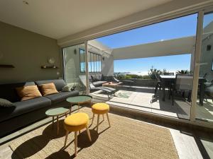 Posedenie v ubytovaní Superbe T2 44m2 - Grande terrasse Vue mer panoramique exceptionnelle Piscine - Parking + 37 fotografií