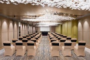 Ramada Encore by Wyndham Siliguri Sevoke Road商务区和/或会议室