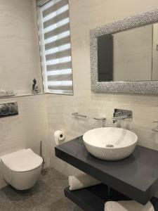 Koupelna v ubytování Marsascala Sea View 2 Bed Apartment close to center! HPI 9934