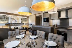 ห้องอาหารหรือที่รับประทานอาหารของ Résidence Carre Blanc - 3 Pièces pour 6 Personnes 384