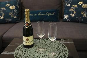 L'Atelier 57 - Votre meublé authentique !的酒水