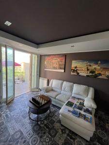 Zona d'estar a Mongibello Palace B&B