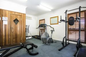 Fitness centrum a/nebo fitness zařízení v ubytování Coral Cay Resort