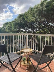Μπαλκόνι ή βεράντα στο Ampio attico con terrazzo con vista, centrale, parcheggio gratis