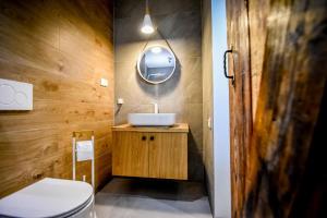 Ένα μπάνιο στο MICHASIÓWKA +48 φωτογραφίες