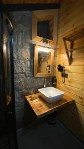 A bathroom at Mcora Tatil Köyü