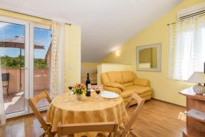Posedenie v ubytovaní Pool Suite Glavotok at Krk Island - Happy Rentals