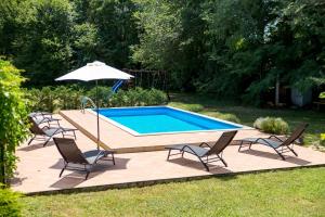 Bazén v ubytovaní Pool Suite Glavotok at Krk Island - Happy Rentals alebo v jeho blízkosti