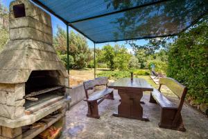 Vonkajšia záhrada v ubytovaní Pool Suite Glavotok at Krk Island - Happy Rentals