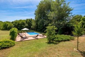 Bazén v ubytovaní Pool Suite Glavotok at Krk Island - Happy Rentals alebo v jeho blízkosti