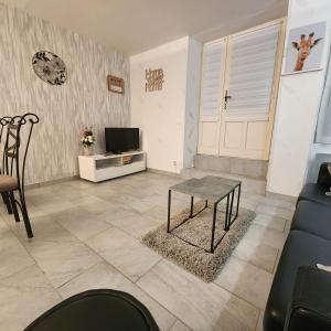 Μια τηλεόραση ή/και κέντρο ψυχαγωγίας στο Aubaterra