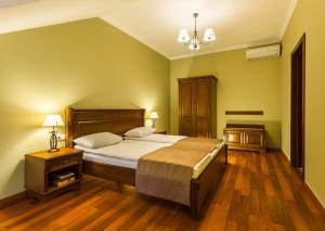 Легло или легла в стая в Apartament Hotel by Derenivska Kupil