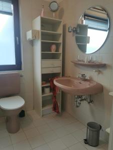 Een badkamer bij Apartment Messe Hannover