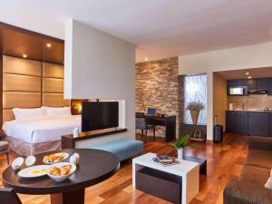 Postel nebo postele na pokoji v ubytování Manto Hotel Lima - MGallery Collection