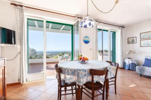 Fotografia z galérie ubytovania Villa Giorgisa Apartment 2 Pool Sea View - Happy Rentals v destinácii Ugento