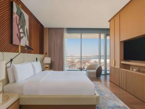 Μια τηλεόραση ή/και κέντρο ψυχαγωγίας στο Rixos Premium Qetaifan Island North