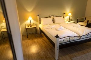 Letto o letti in una camera di Wellness hotel Lihovar