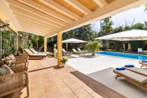 The swimming pool at or close to Finca Santa Maria Near Palma